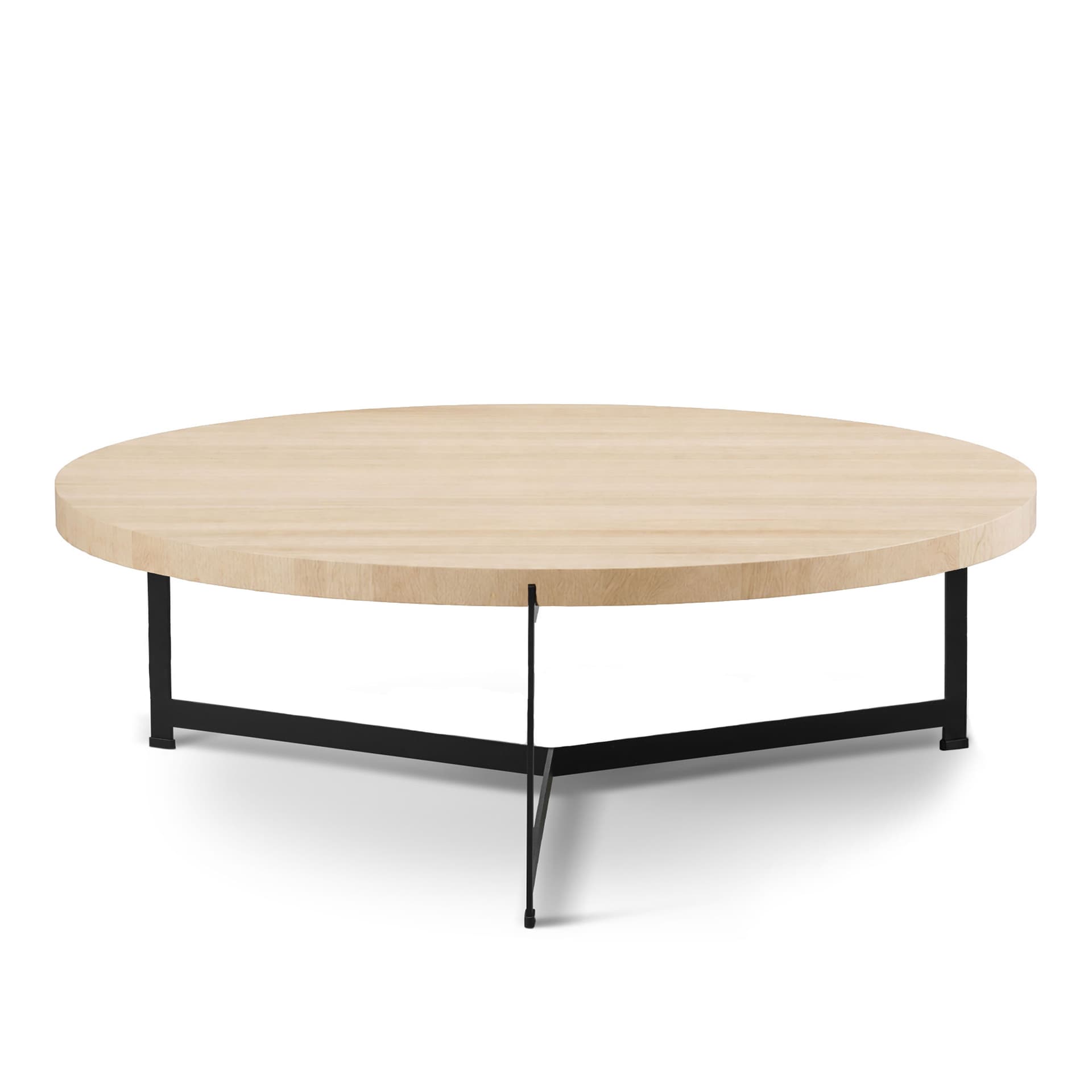 Dk3 - Plateau Coffee Table - Ø 80 cm - Höjd 35 cm, Skiva i Tvålad ek, Underrede i Svart pulverlackerat stål - Sofabord - Søren Rose Studio - Tre farget - Metall/Tre