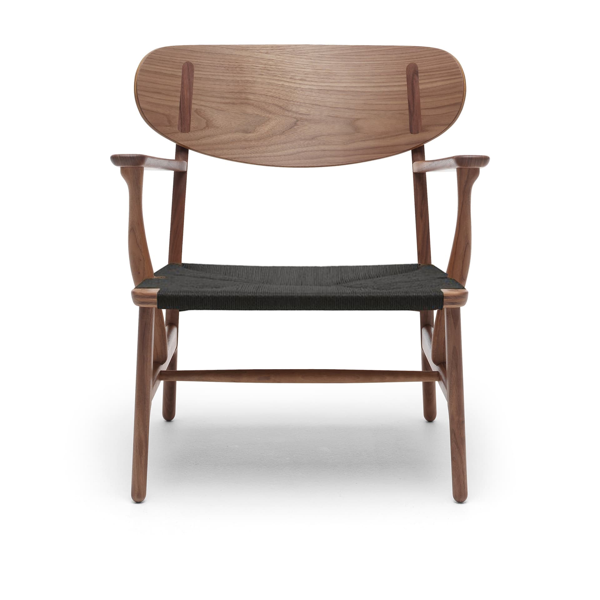 Carl Hansen - CH22, Oiled Walnut, Chord Black - Lenestoler - Hans J. Wegner - Brun,Beige - Naturlig materiale/Tre