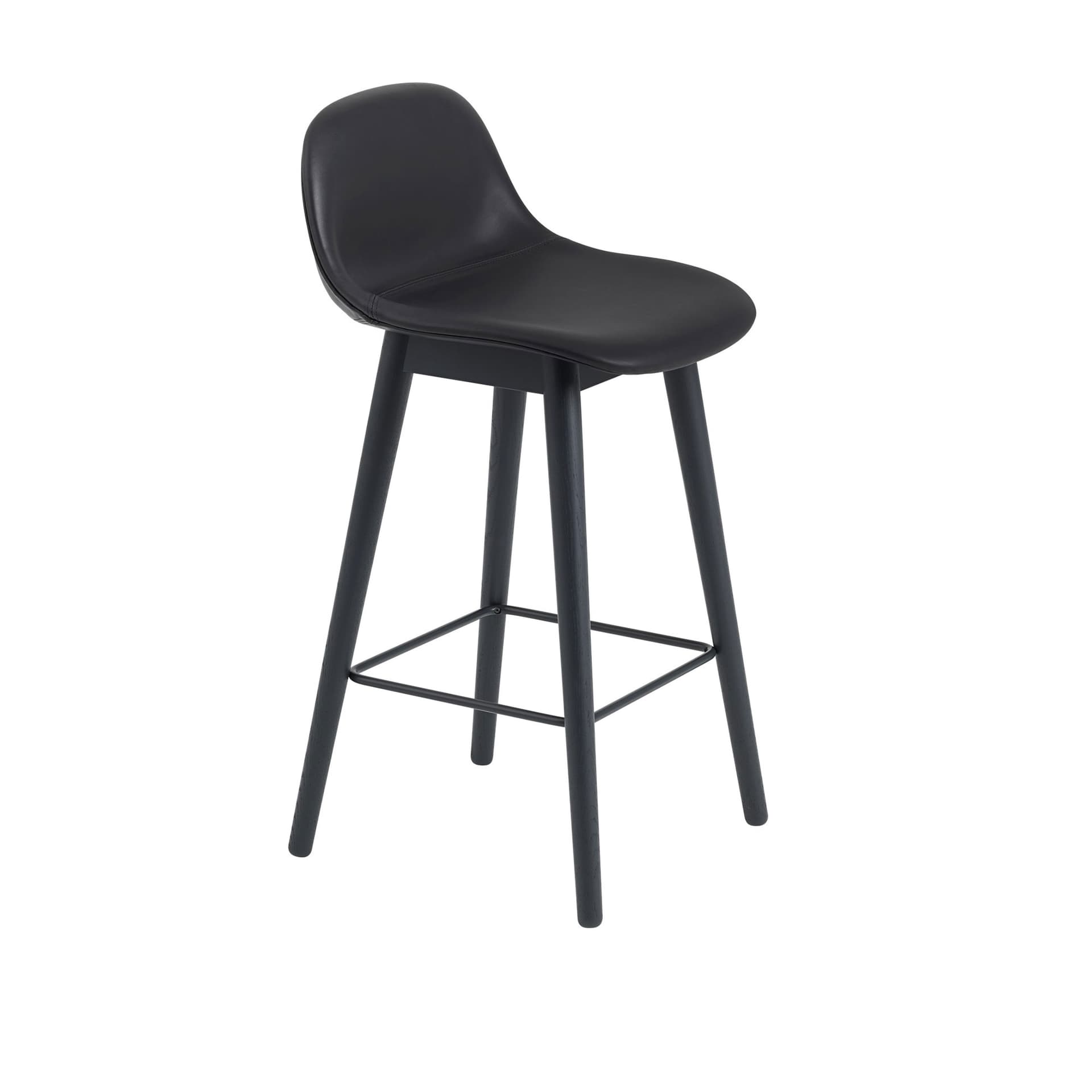 Muuto - Fiber Bar Stool w.Backrest, Wood Base, H:65cm, Silk Leather - Black/Black - Barstoler & barkrakker - Iskos-Berlin - Svart - Tre/Syntetisk materiale