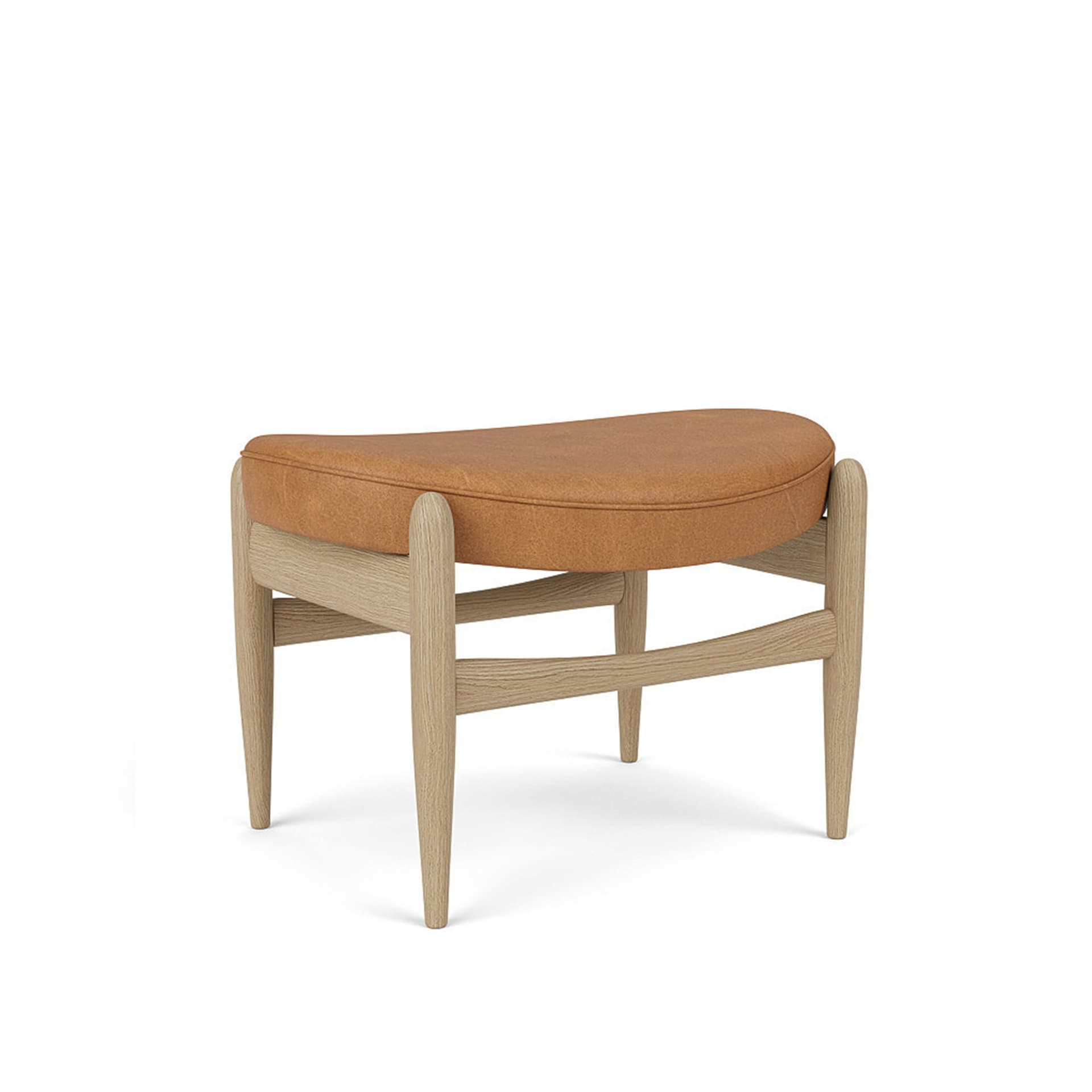 Audo Copenhagen - Elizabeth Ottoman Natural Oak / Dunes 21000 - Skamler & Taburetter - Ib Kofod-Larsen - Brun - Lær/Tre/Skum