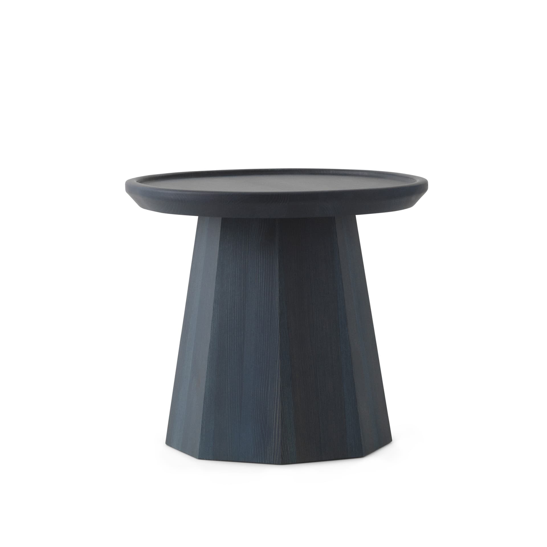 Normann Copenhagen - Pine Table Small Dark Blue - Småbord & sidebord - Simon Legald - Blå - Tre