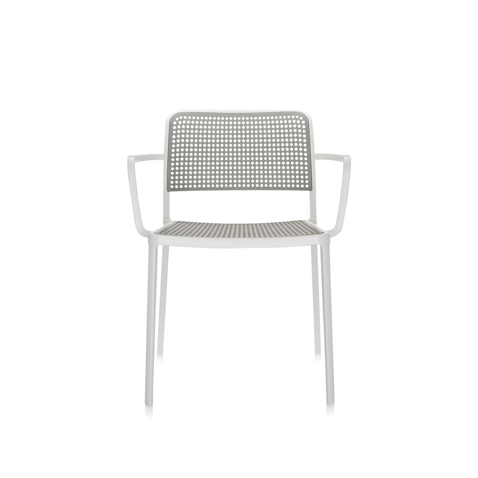 Kartell - Audrey Chair 5876, White/Light Grey, Armrest - Spisestoler - Piero Lissoni - Hvit - Metall/Syntetisk materiale