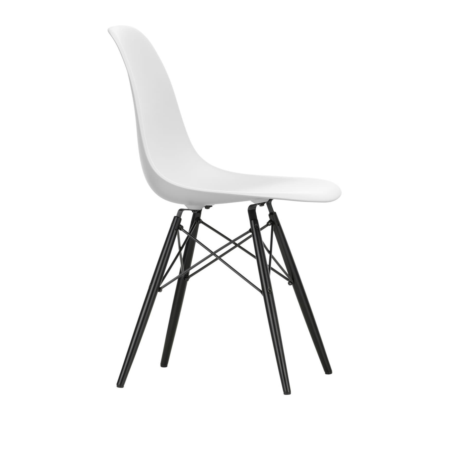 Vitra - Eames RE Plastic Chair DSW 85 Cotton White, Black Maple - Spisestoler - Charles & Ray Eames - Hvit - Metall/Plast