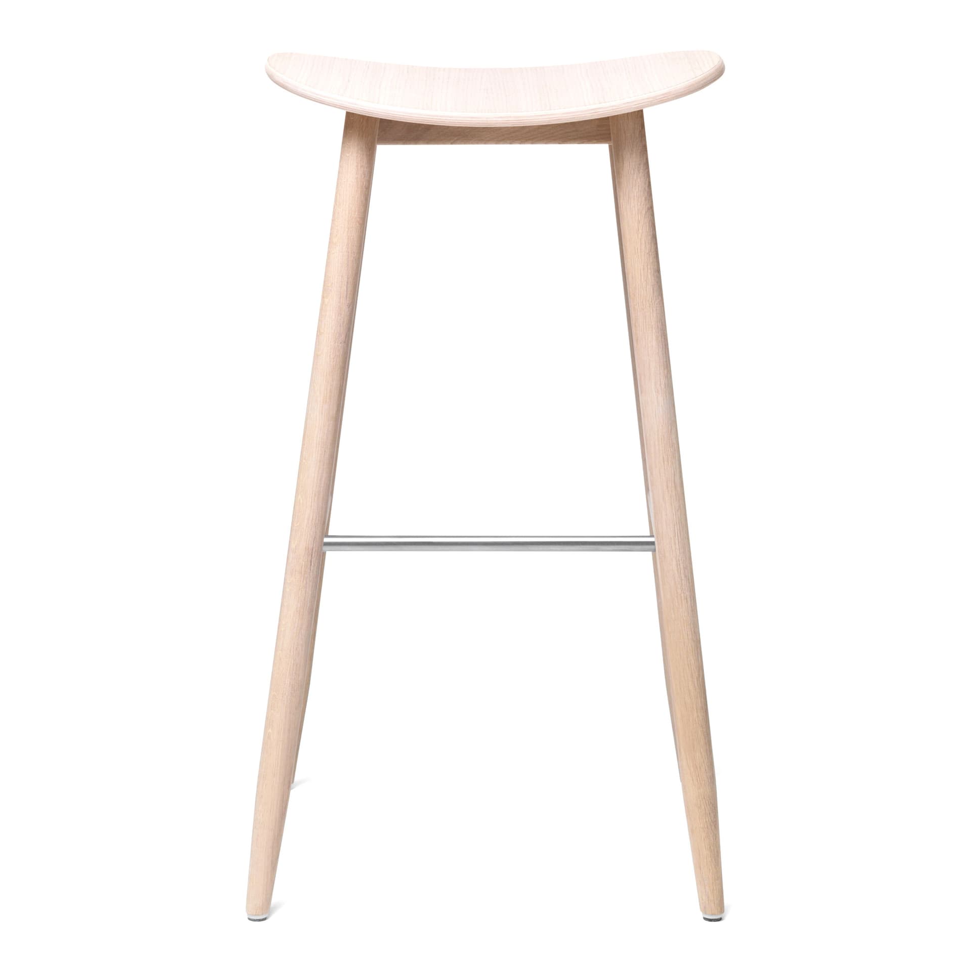 Massproductions - Icha Stool IC-03 Vitoljad Ek - Barstoler & barkrakker - Chris Martin - Tre farget - Tre