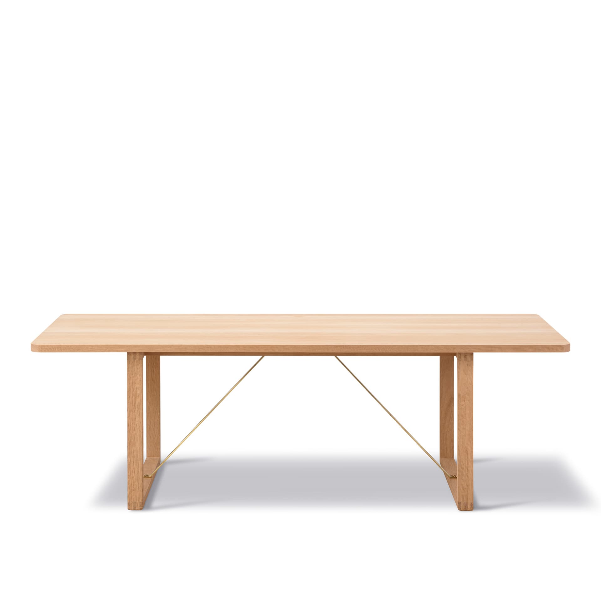 Fredericia Furniture - BM67 Coffee table - Oak light oil - Brackets in brass - 140 x 55 cm - height 45 cm - Sofabord - Børge Mogensen - Tre farget - Tre