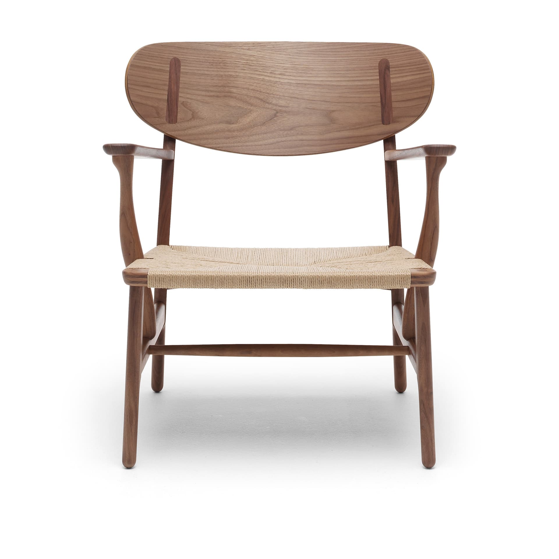 Carl Hansen - CH22, Oiled Walnut, Chord Natural - Lenestoler - Hans J. Wegner - Brun,Beige - Naturlig materiale/Tre