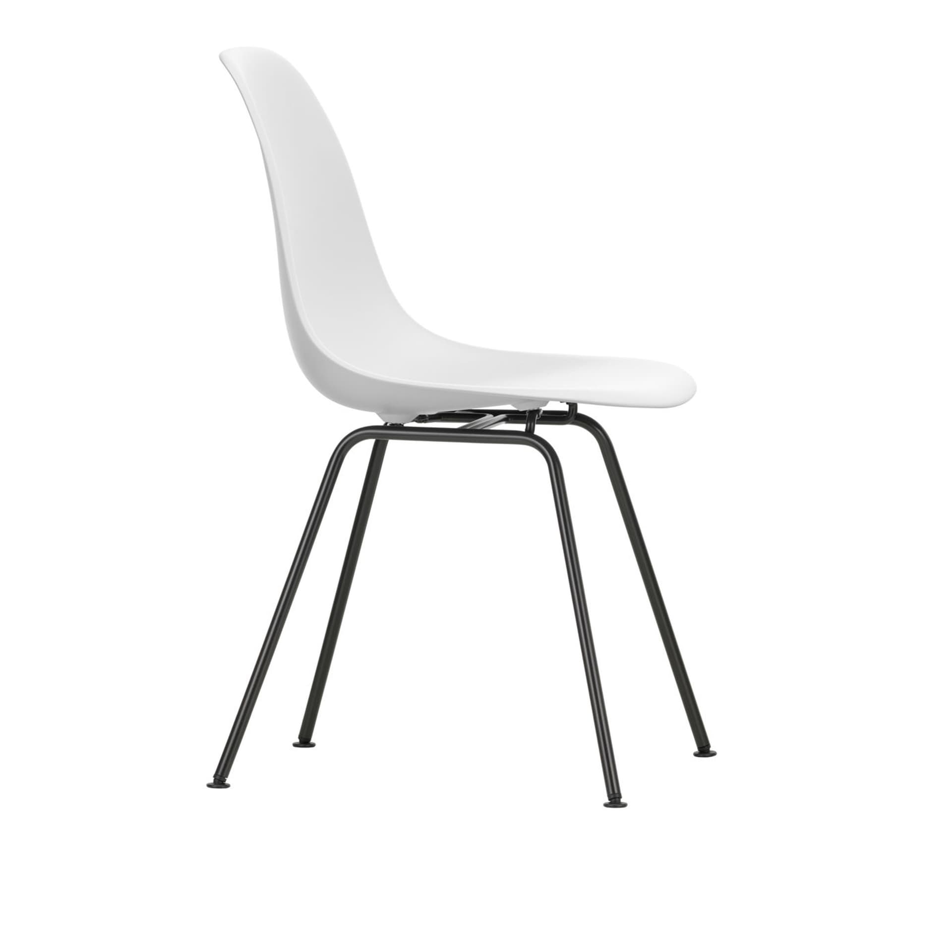 Vitra - Eames RE Plastic Chair DSX 85 Cotton White, Basic Dark Base - Spisestoler - Charles & Ray Eames - Hvit - Metall/Plast