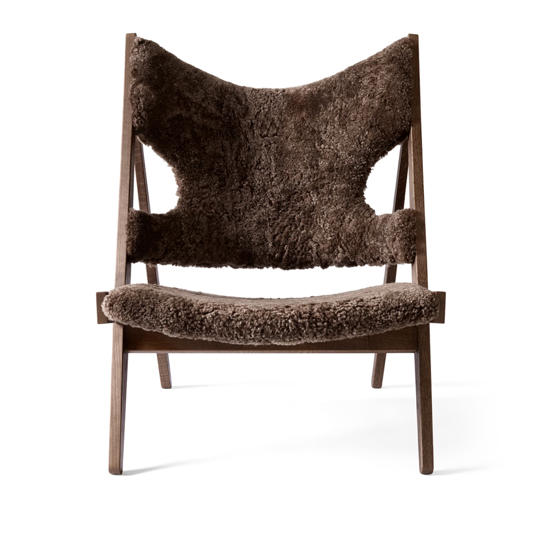 Audo Copenhagen - Knitting Lounge Chair Dark Stained Oak/Sheepskin Drake 20 - Lenestoler - Ib Kofod-Larsen - Brun - Tre/Skum/Ull
