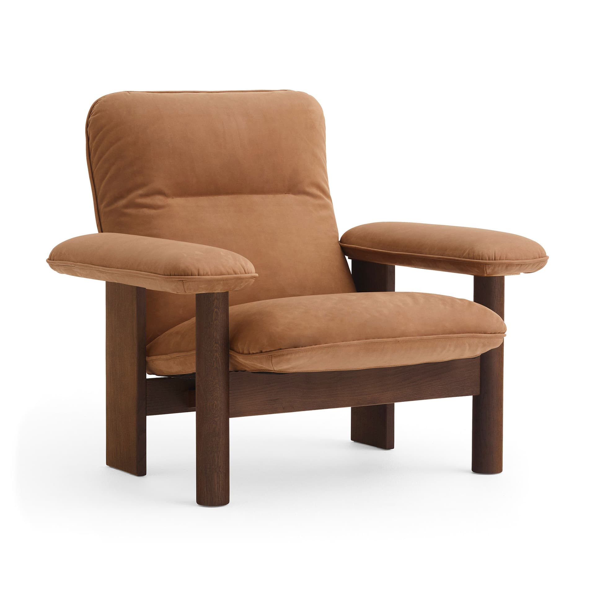Audo Copenhagen - Brasilia Lounge Chair Solid Oak Dark stained Fabric Cat. 2 Dunes Col. Camel, - Lenestoler - Anderssen & Voll - Tre farget - Tre/Tekstilmateriale/Skum