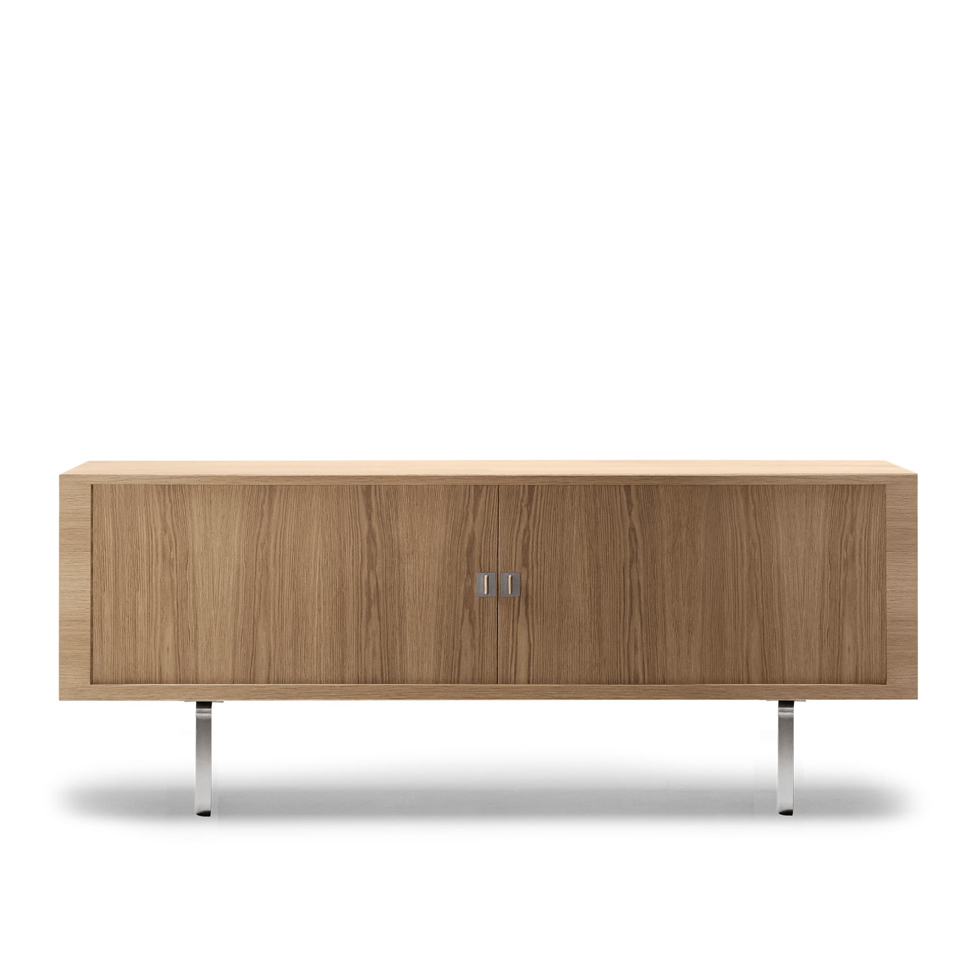 Carl Hansen - CH825 Sideboard, Oiled Oak, Stainless steel legs - Sideboards - Hans J. Wegner - Tre farget - Metall/Tre