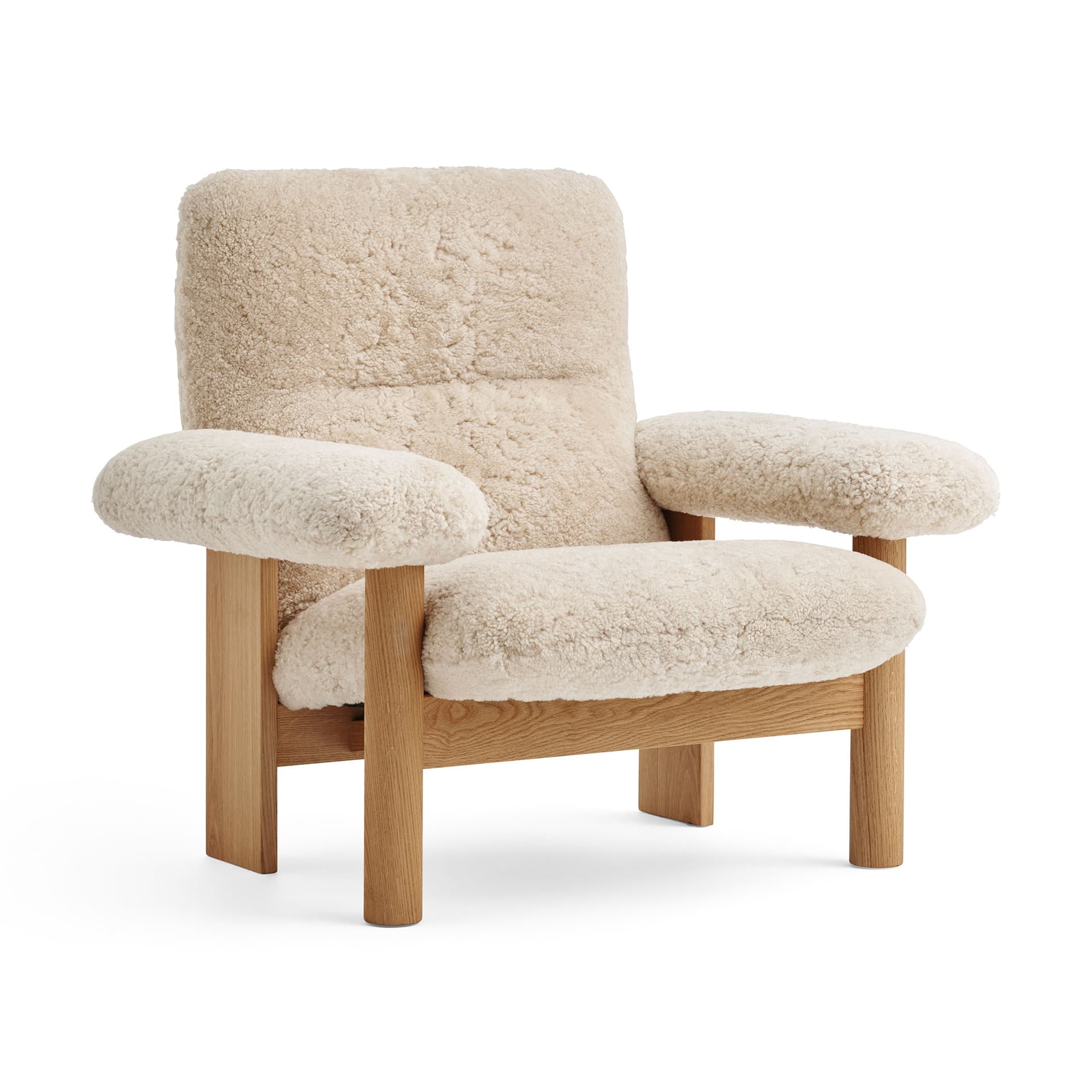 Audo Copenhagen - Brasilia Lounge Chair Solid Natural Oak Sheepskin Natural - Lenestoler - Anderssen & Voll - Tre farget - Tre/Skum/Ull