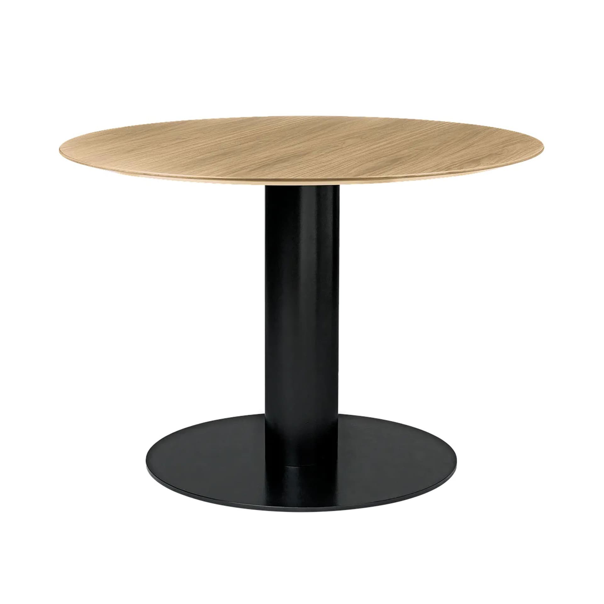 Gubi - GUBI 2.0 Dining Table, Ø 110 cm, Skiva: Trä - Ek, Bas: Svart - Spisebord - Tre farget - Metall/Tre