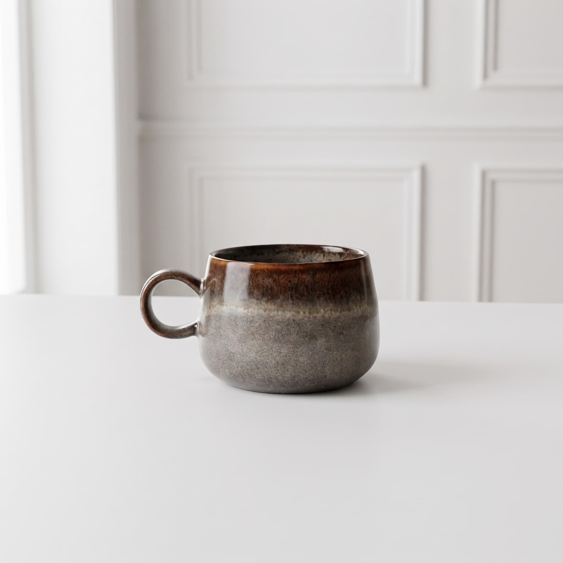 MILO – Stor kaffekop i stentøj med reaktiv glasur – Grå/Brun - Ø10×H7,5 cm