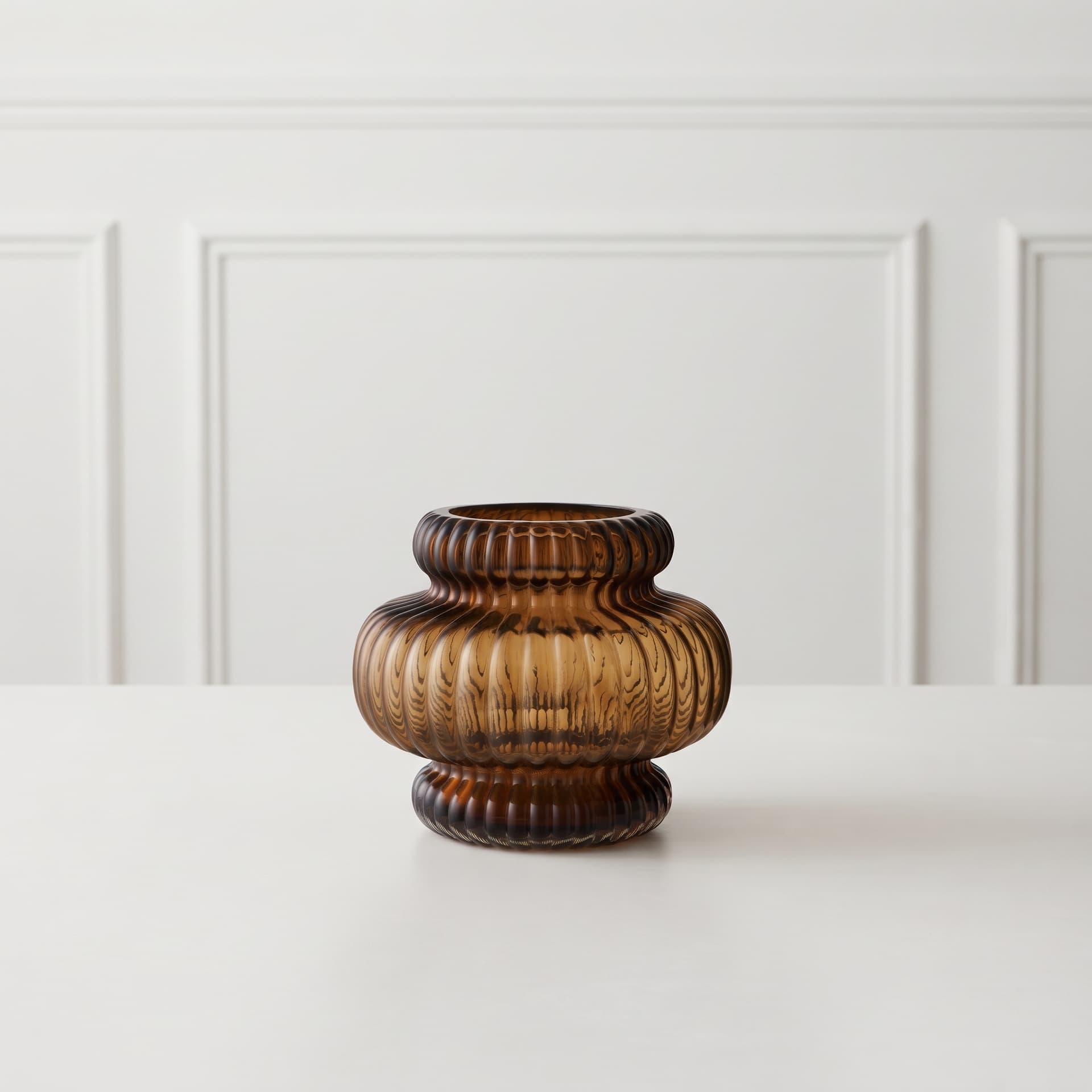 KAROLINE - vase mundblæst - Smoked brun - Ø20x16 cm