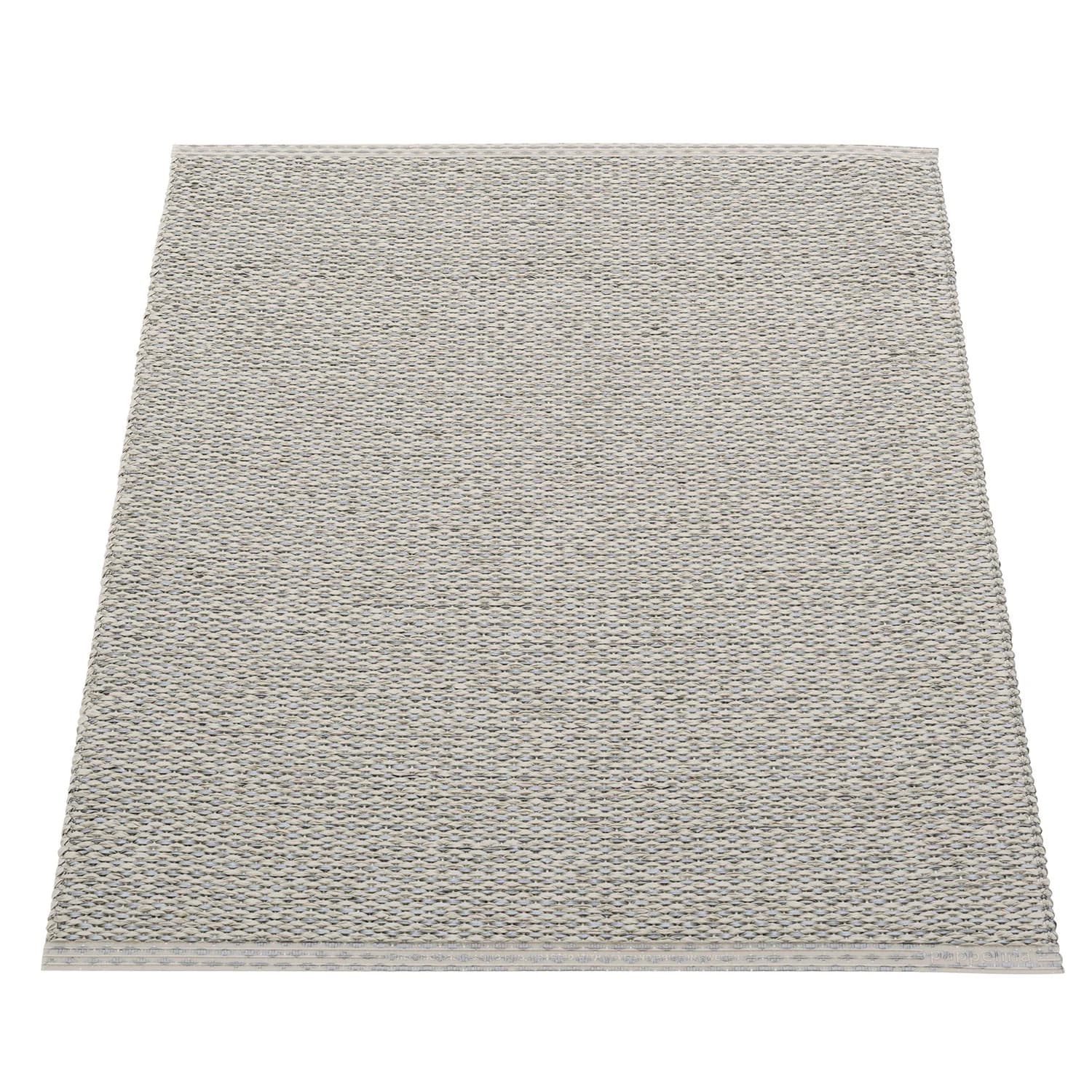 Pappelina, Svea tæppe 70x90 cm warm grey / granit metallic