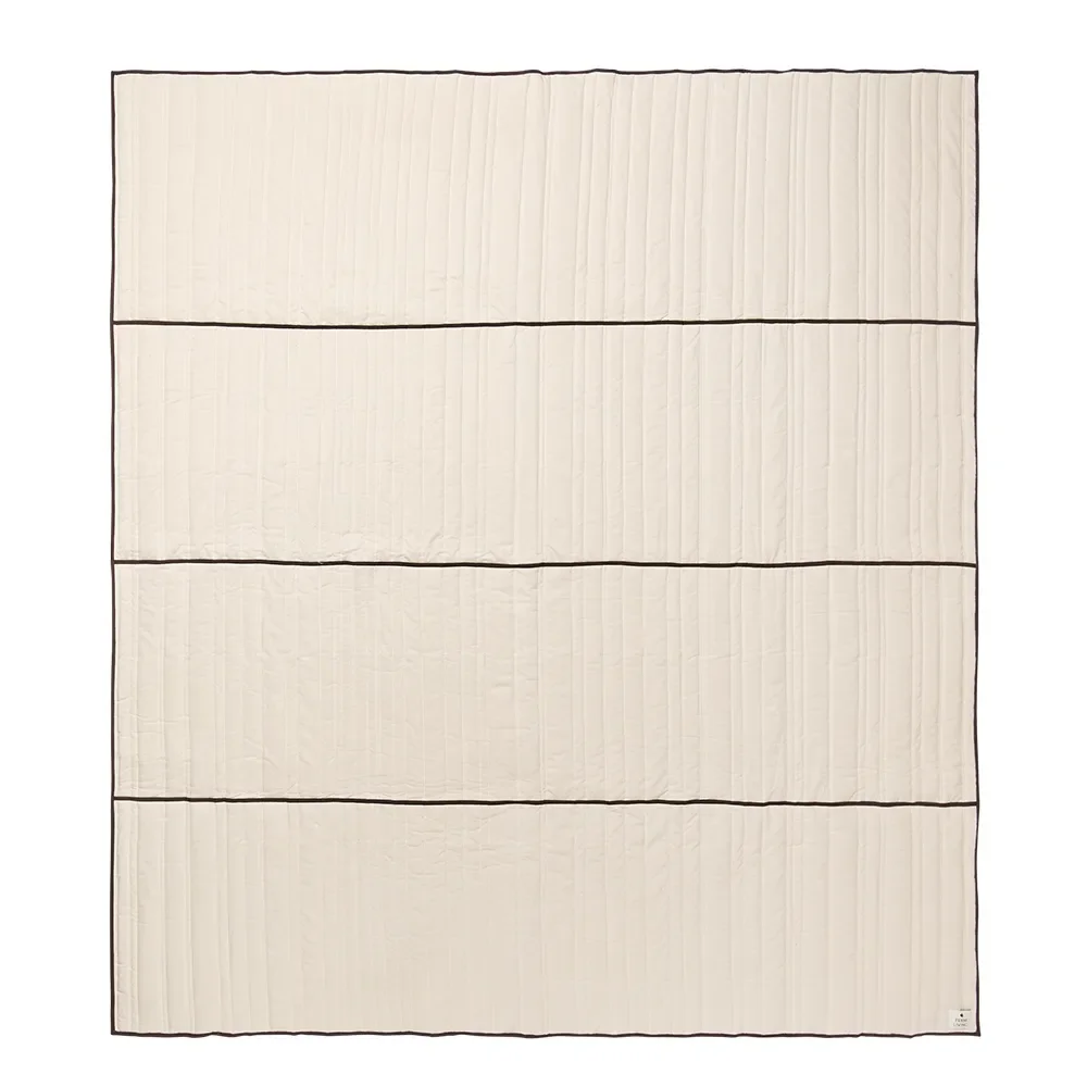 Ferm Living Vari quiltet sengetæppe Natural-dark chocolate, 260x230 cm