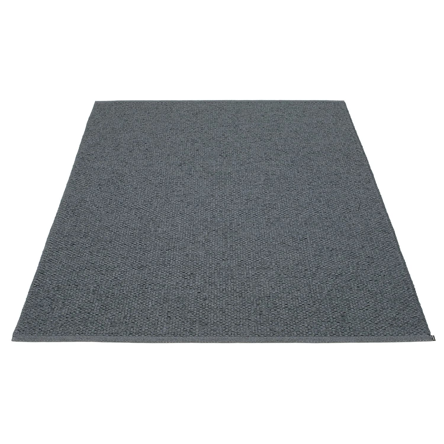 Pappelina, Svea tæppe 230x320 cm granit / black metallic