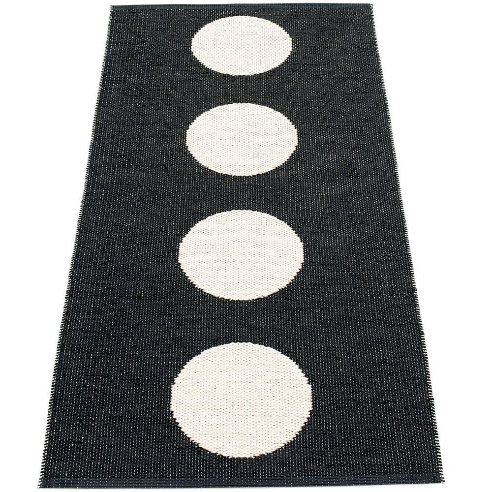 Pappelina, Vera tæppe 70x150 cm black/vanilla