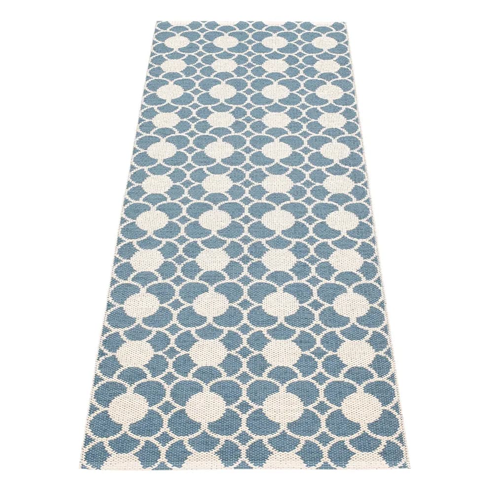 Pappelina, Anya tæppe River Blue/Vanilla 70 x 200 cm
