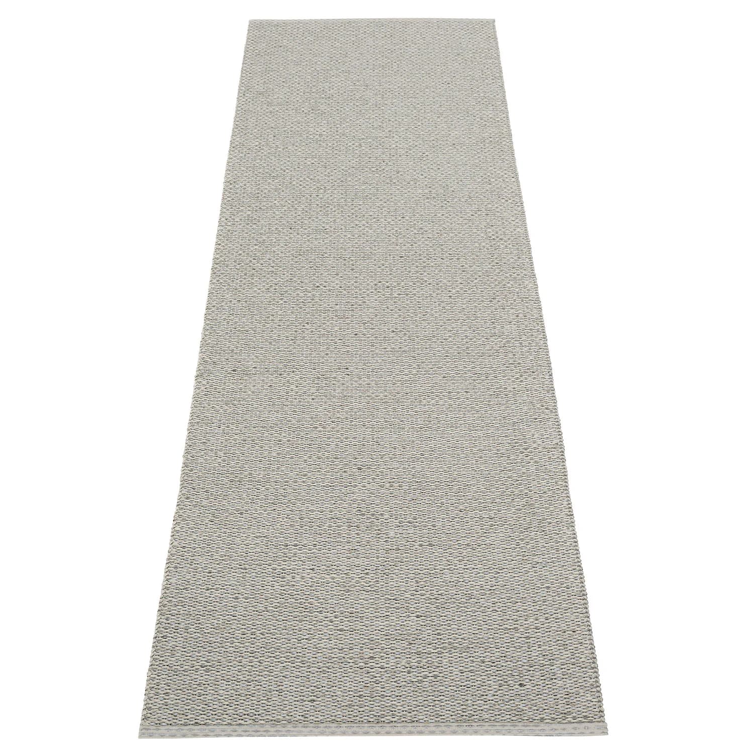 Pappelina, Svea tæppe 70x240 cm warm grey / granit metallic