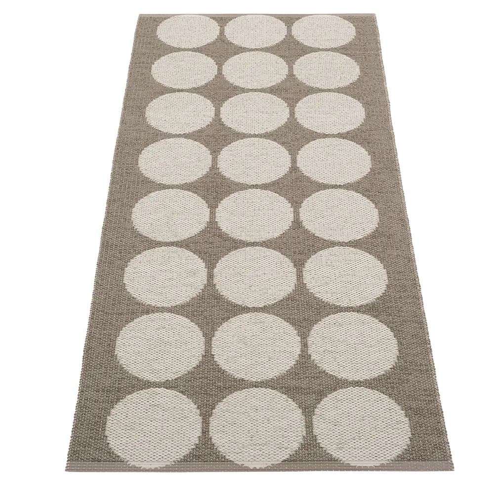 Pappelina, Hugo taeppe Walnut/ Linen 70 x 160 cm