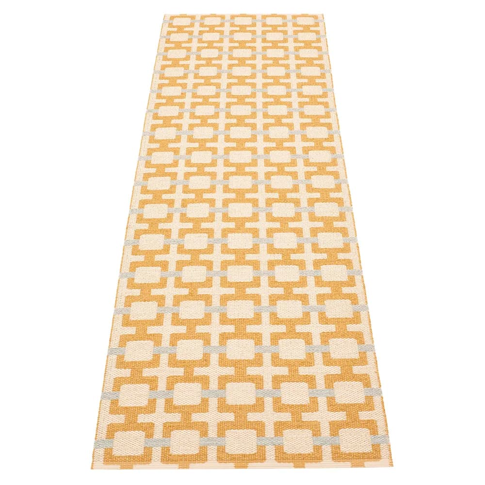 Pappelina, Tom tæppe Ochre/Cream/Sage 70 x 240 cm