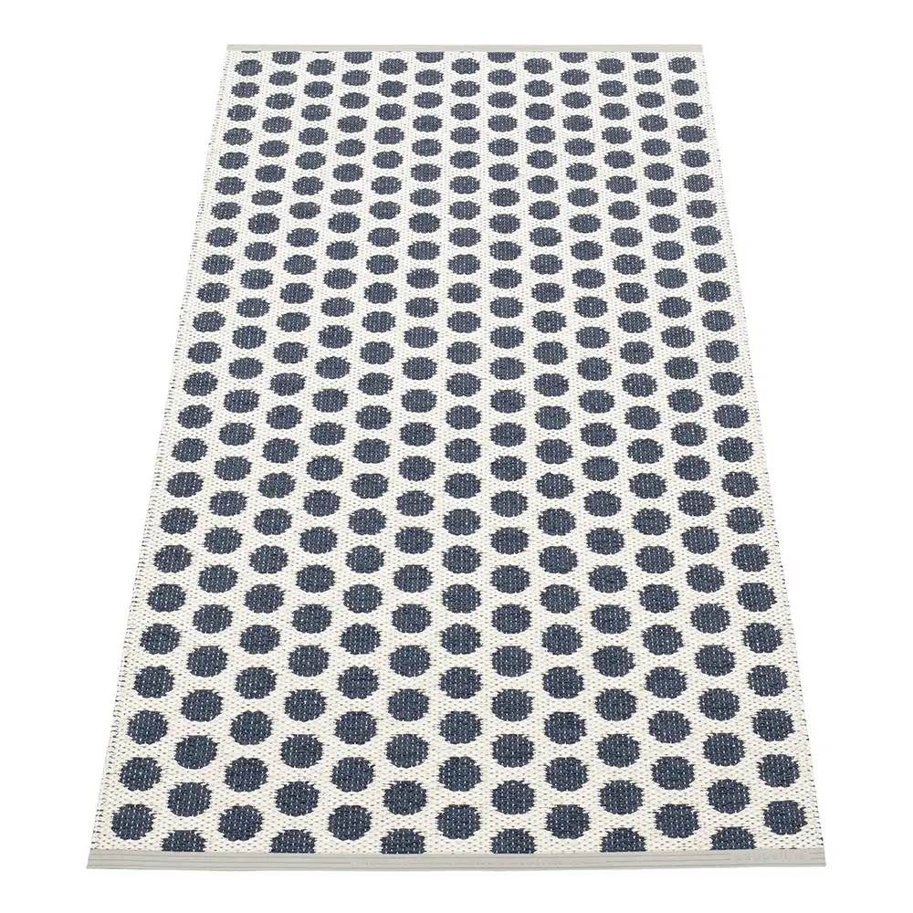 Pappelina, Noa tæppe 70x150 Dark Blue/Vanilla