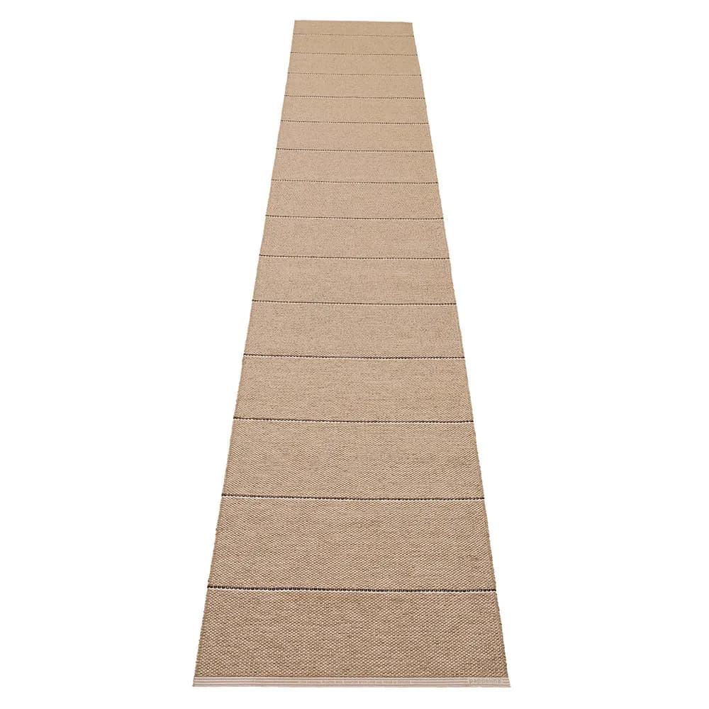 Pappelina, Lea tæppe Potato/Dark Brown/Vanilla 70 x 375 cm