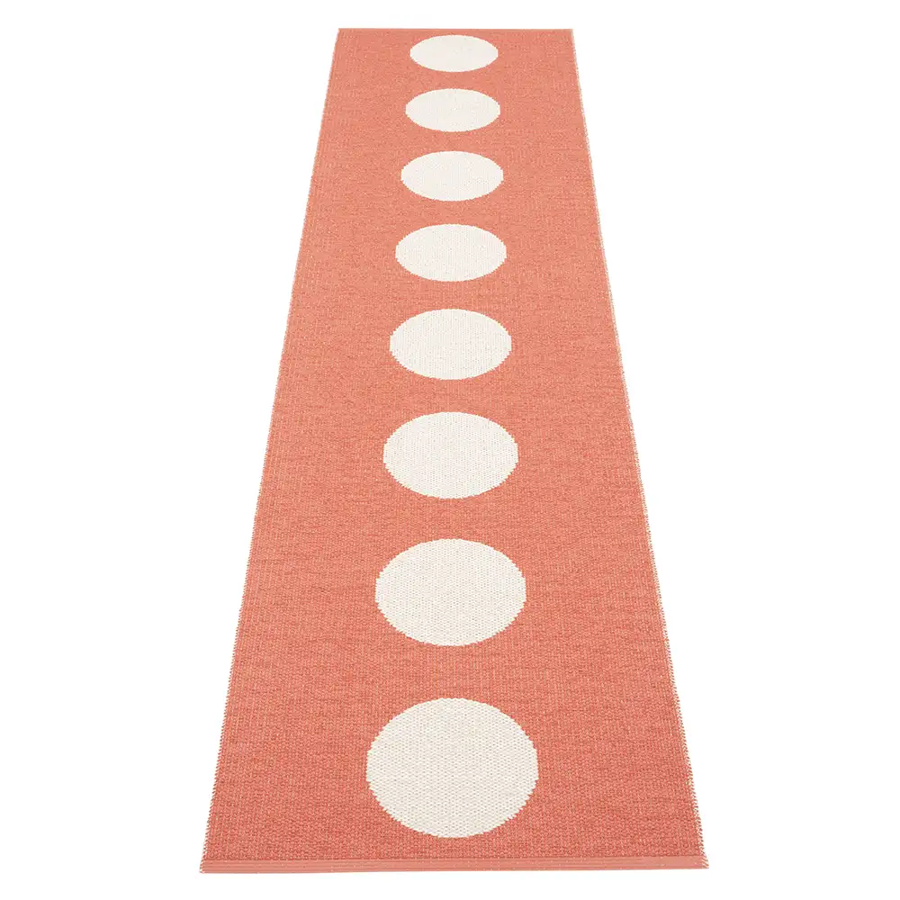 Pappelina, Vera matte 70x300 cm Flamingo
