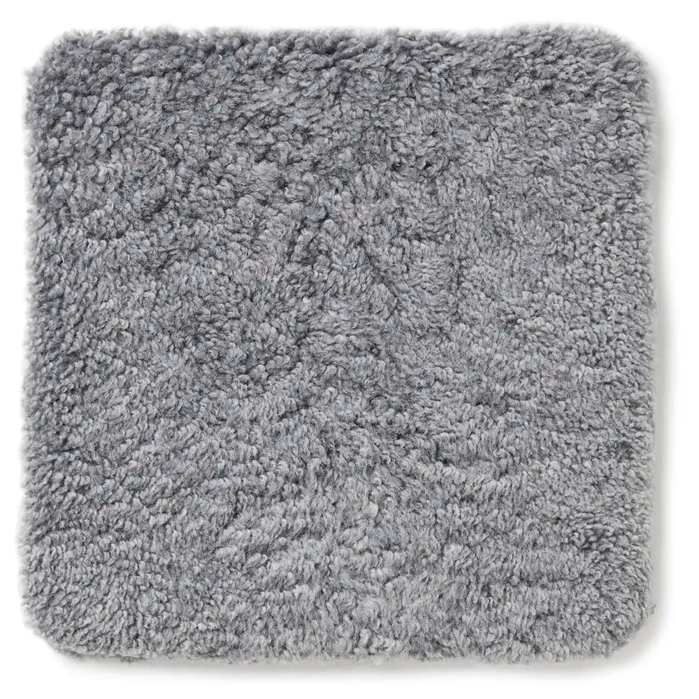 Skinnwille, Curly sittepute i lammeskinn 40x40 cm Charcoal grey silver