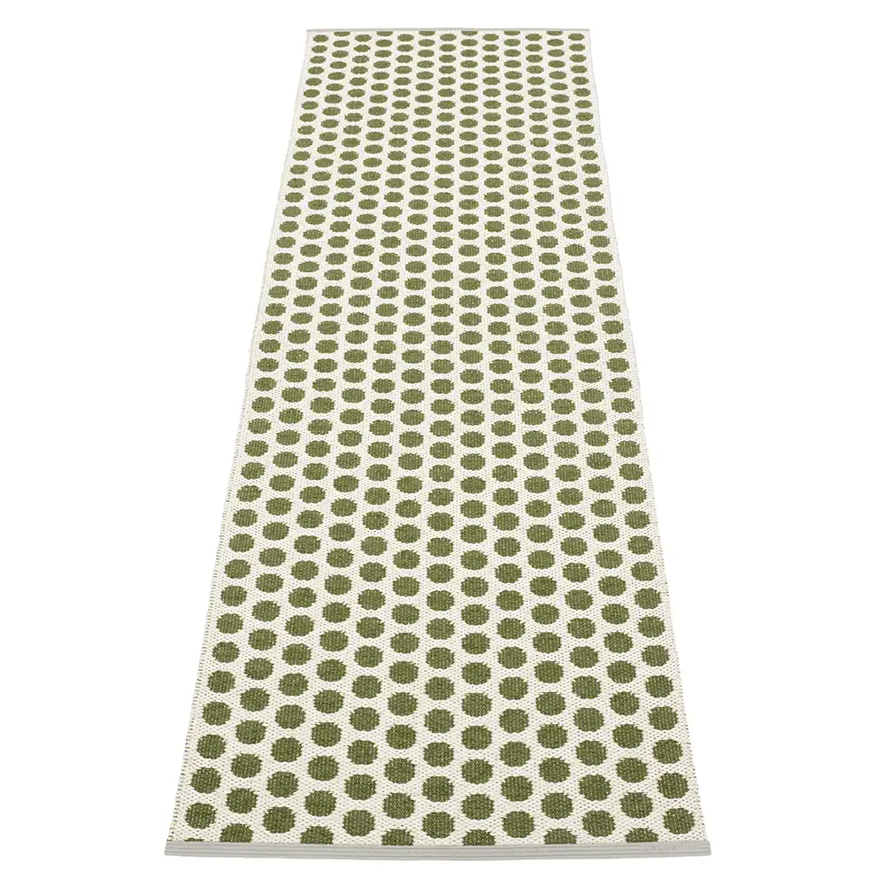 Pappelina, Noa matte 70x250 cm Dark Olive/Vanilla