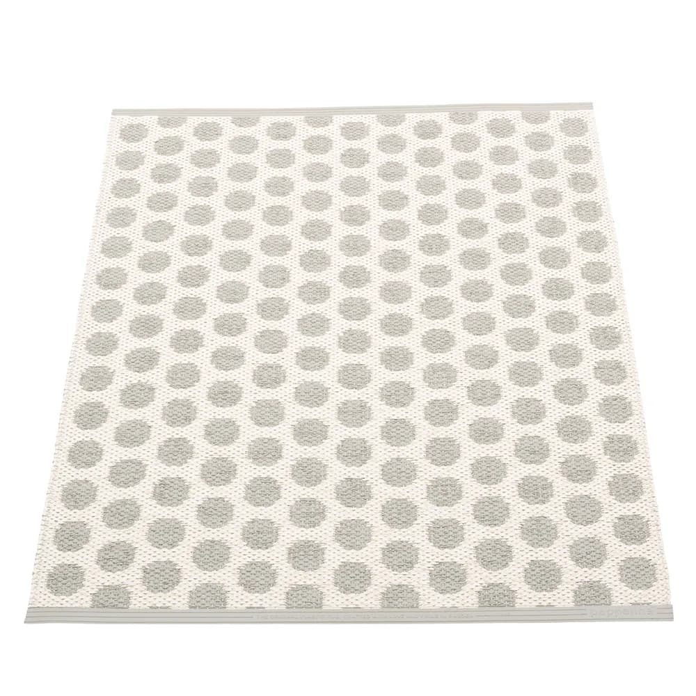 Pappelina, Noa teppe Warm Grey/ V/ W. Grey stripe 70 x 90 cm