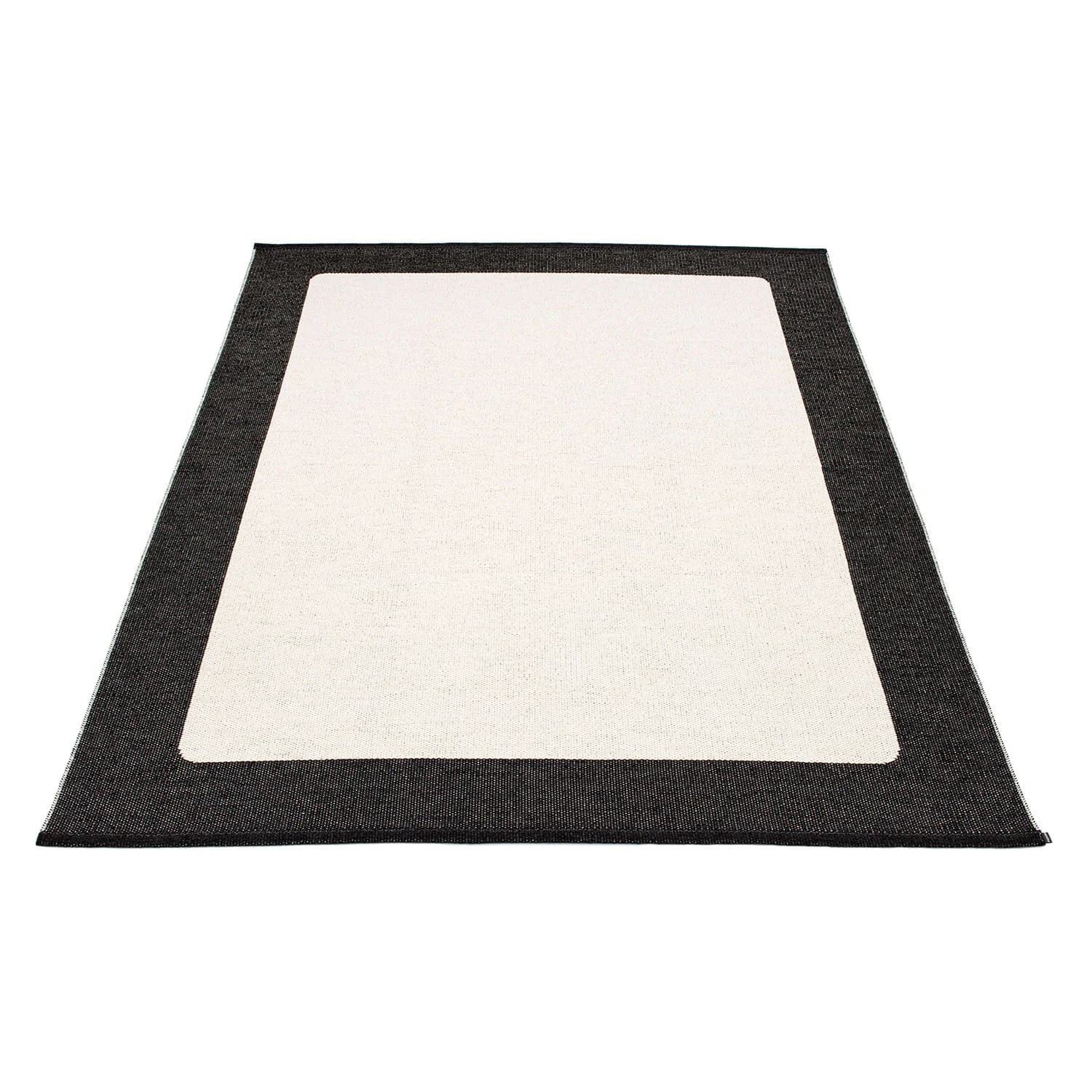 Pappelina, Ilda matte 180x260 cm black / vanilla