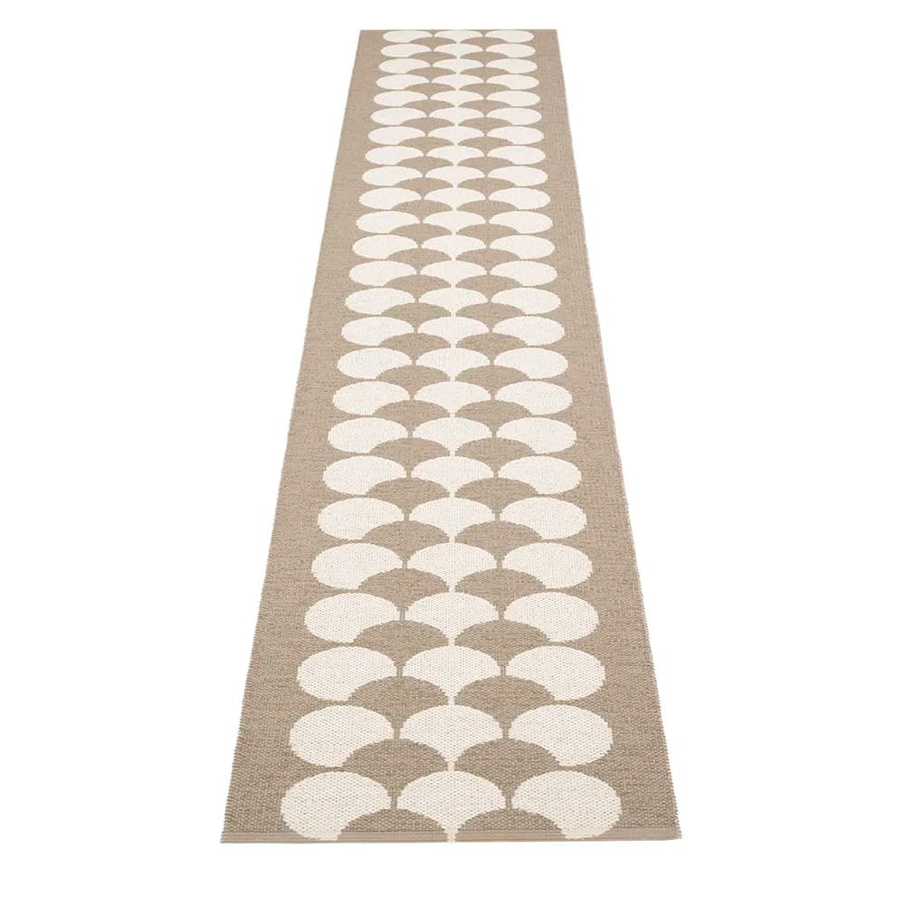 Pappelina, Poppy Potato / Vanilla teppe 70 x 350 cm
