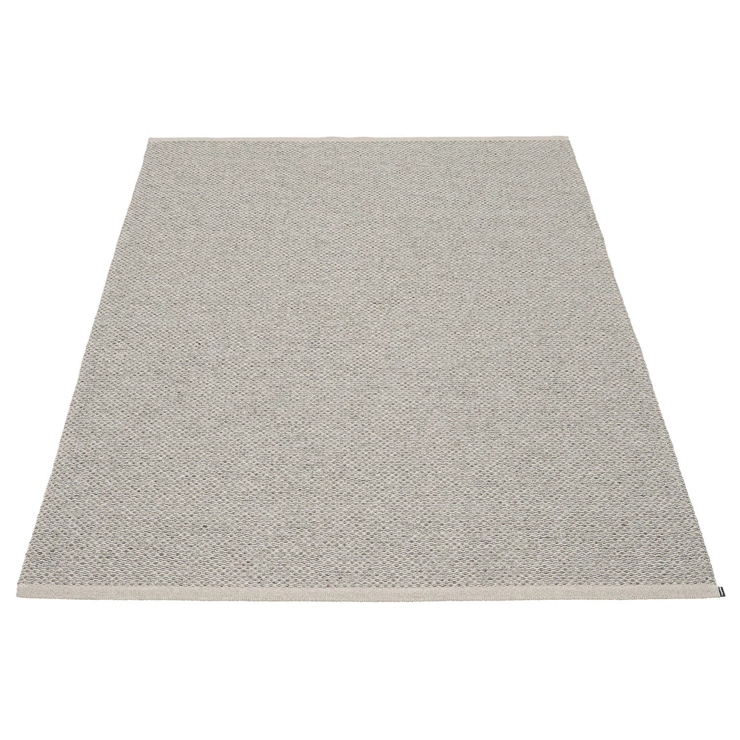 Pappelina, Svea matte 140x220 cm warm grey / granit metallic